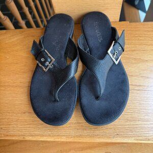 Women's Aerosoles Black Thongs, Size 7.5